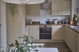 Kitchen Diner- click for photo gallery